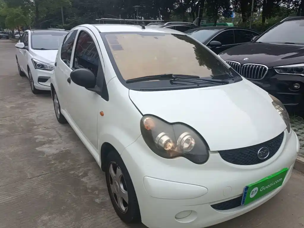 BYD F0 1.0 L AMT Joy Cool