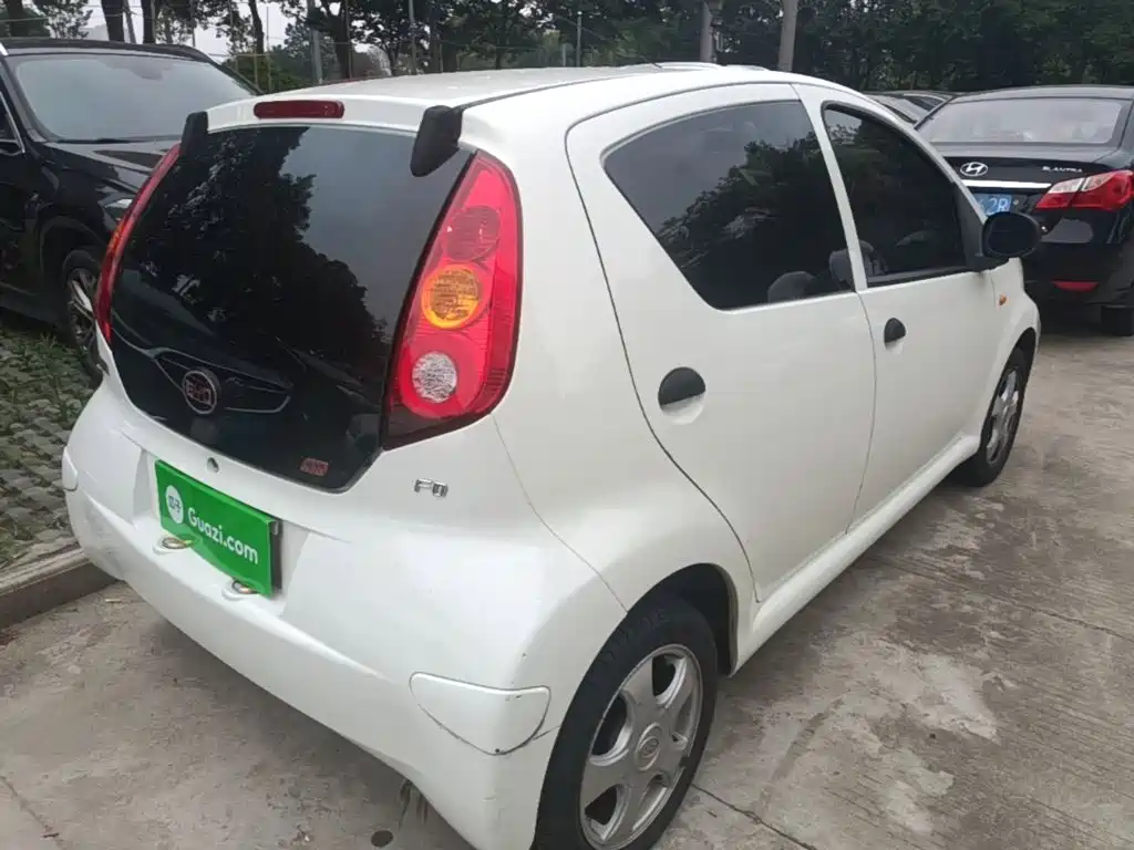 BYD F0 1.0 L AMT Joy Cool