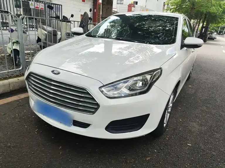 Ford Escort Facelift 1.5 L Auto Quality Enjoyment( ) CN-VI