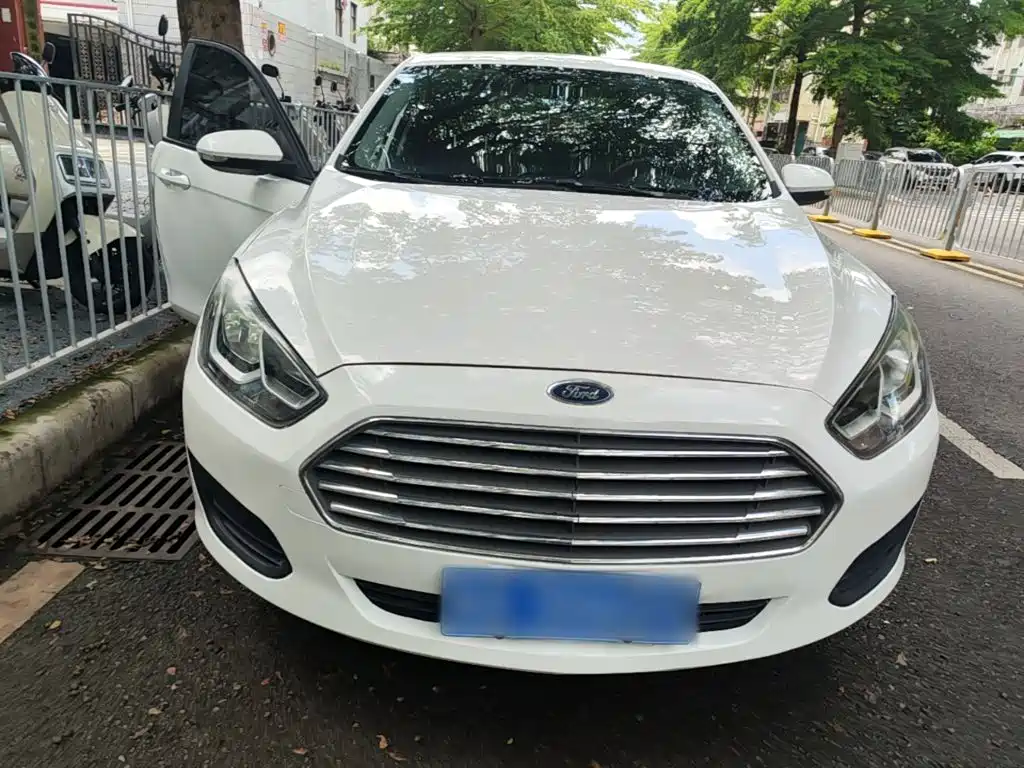 Escort Facelift 1.5 L Auto Quality Enjoyment( ) CN-VI