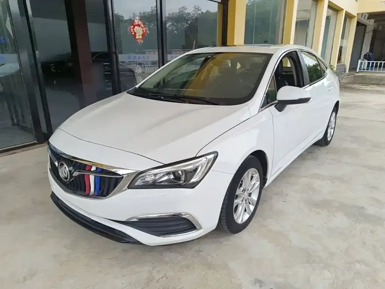 Buick Verano Sedan 20 T DCT Leading