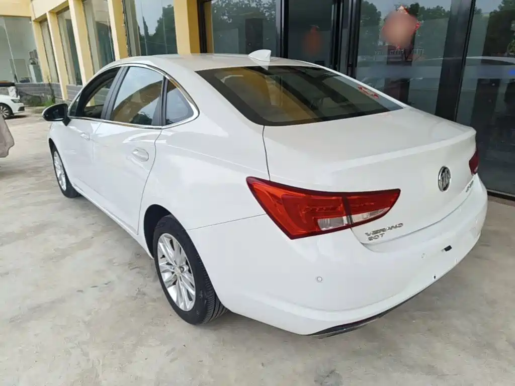 Verano Sedan 20 T DCT Leading