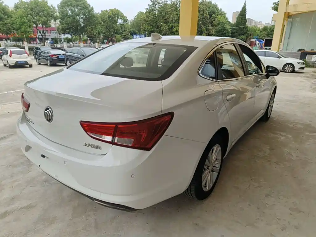 Verano Sedan 20 T DCT Leading