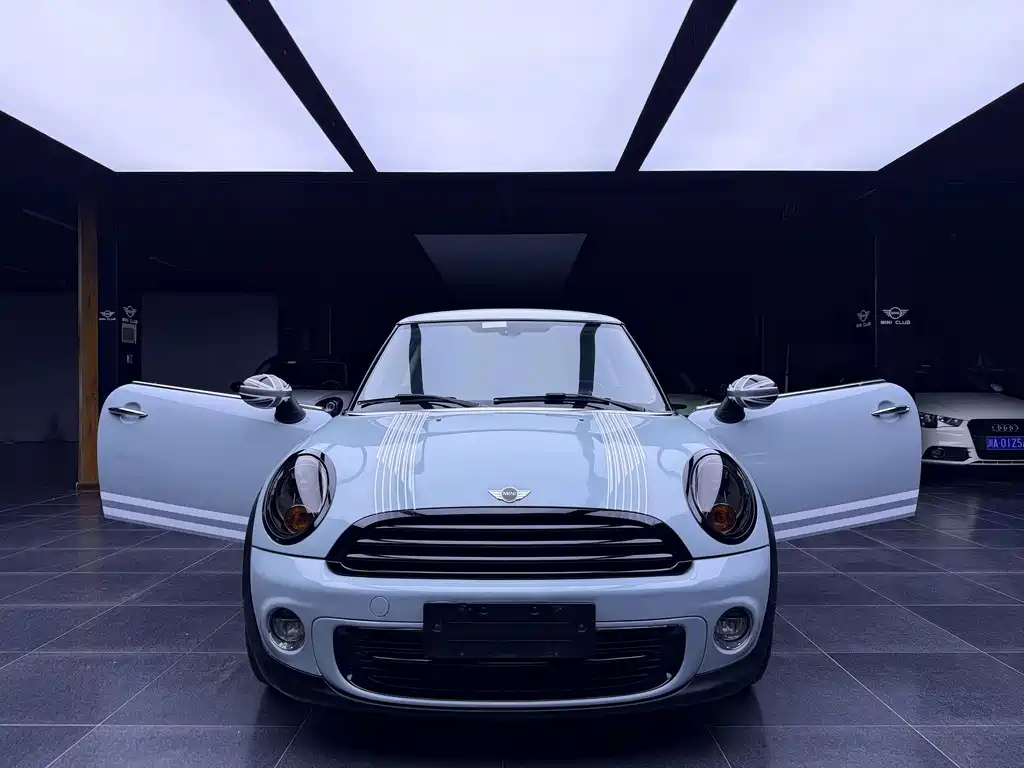MINI 1.6 L COOPER Fun