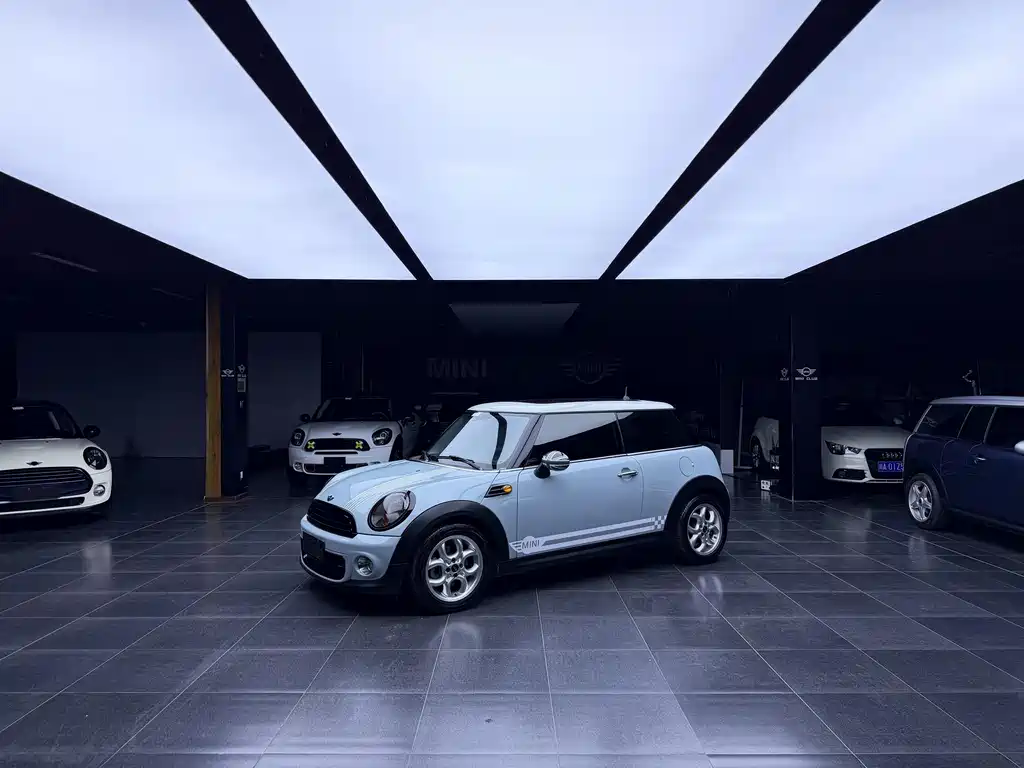 MINI 1.6 L COOPER Fun