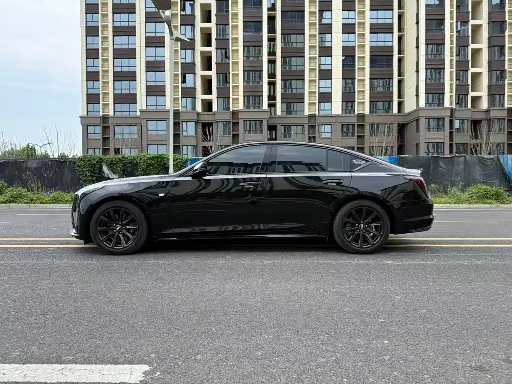 Cadillac CT5 28 T Track Performance