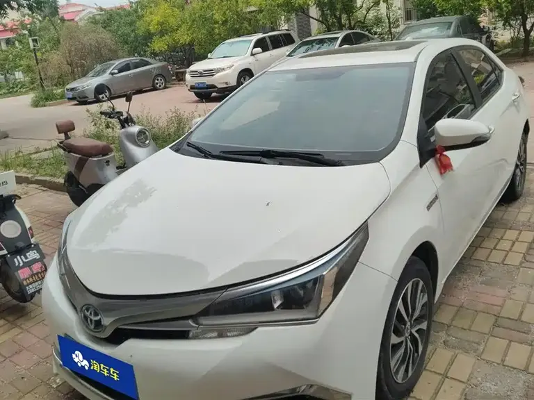 Toyota Corolla 卡罗拉 2016款 双擎 1.8 L E-CVT领先版
