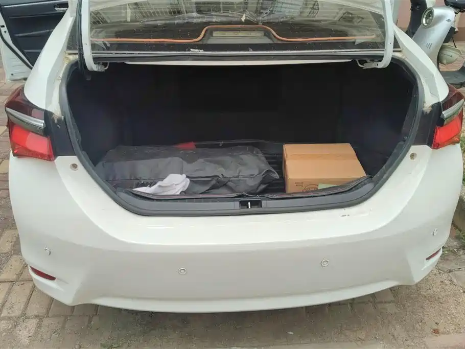 Corolla 卡罗拉 2016款 双擎 1.8 L E-CVT领先版