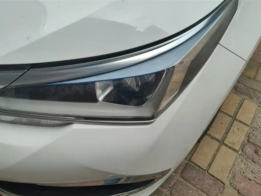 Corolla 卡罗拉 2016款 双擎 1.8 L E-CVT领先版