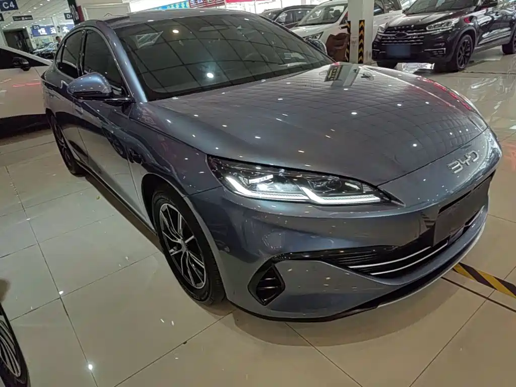Seal 06 DM-i Smart Drive 120 KM Honored