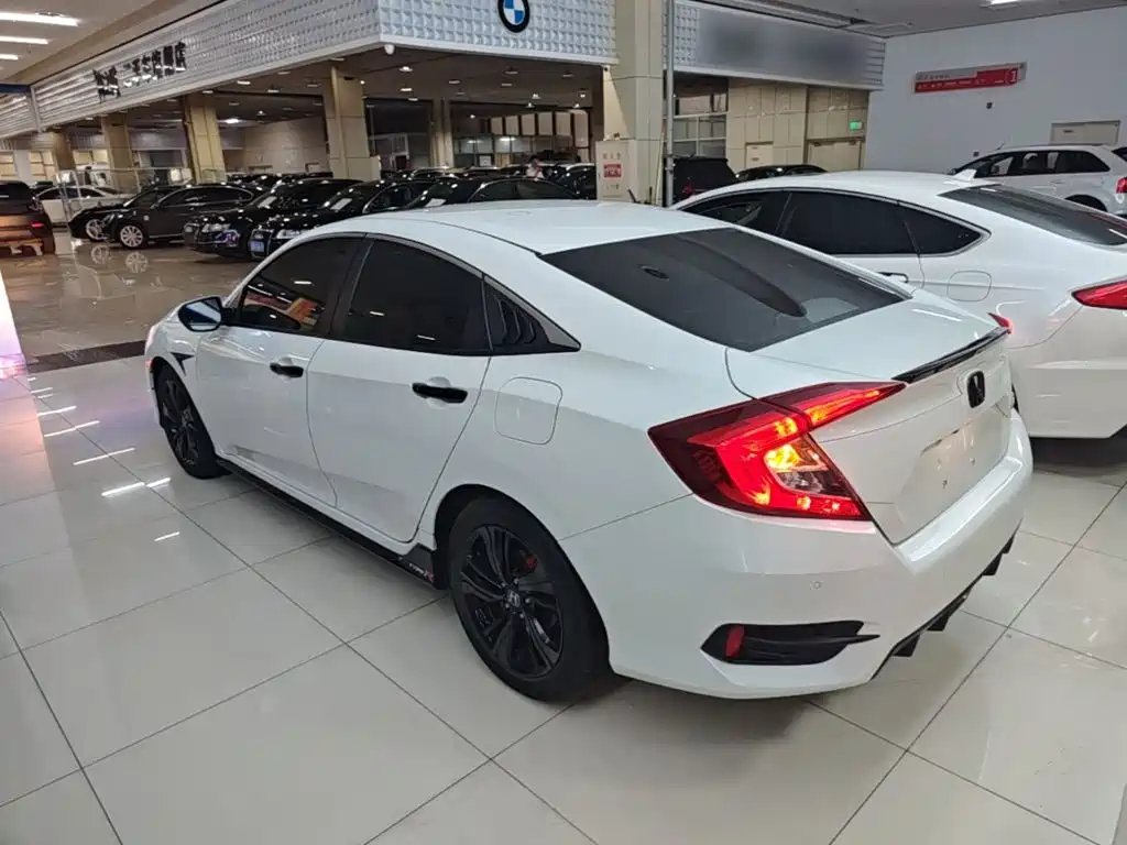 Civic 220 TURBO CVT Ignite Motion CN-VI