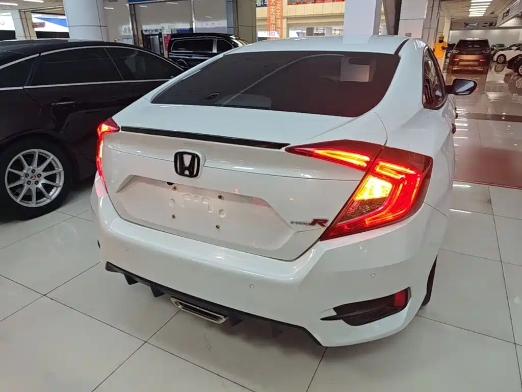 Civic 220 TURBO CVT Ignite Motion CN-VI