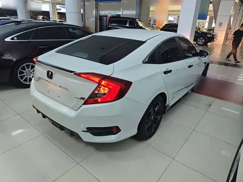 Civic 220 TURBO CVT Ignite Motion CN-VI