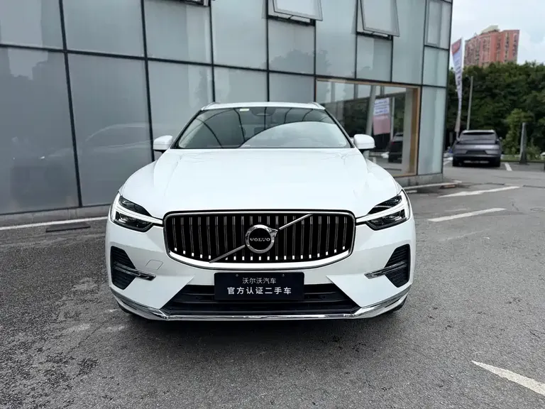 Volvo XC60 B5 4 WD Smart Ease Luxury