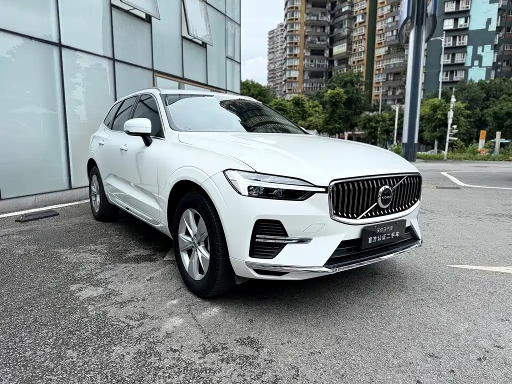Volvo XC60 B5 4 WD Smart Ease Luxury