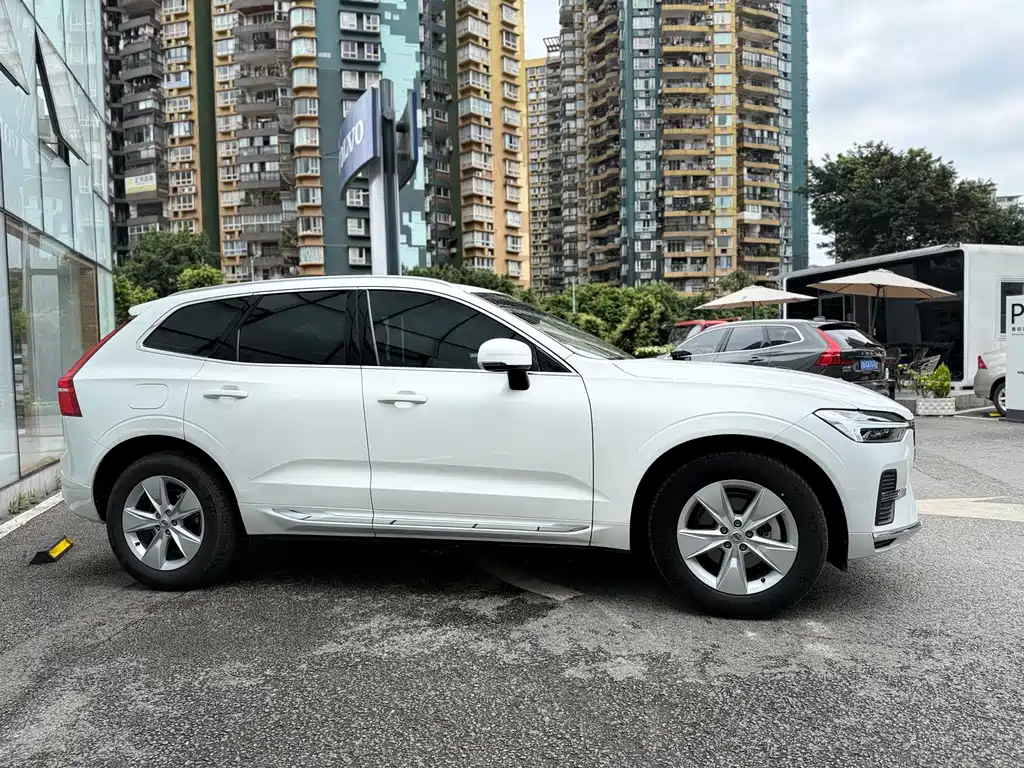 Volvo XC60 B5 4 WD Smart Ease Luxury