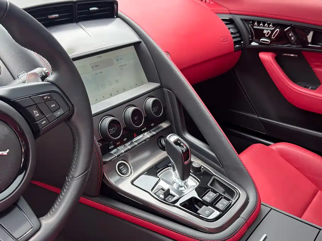 Jaguar F-TYPE P300 75 Anniversary Collector Hardtop