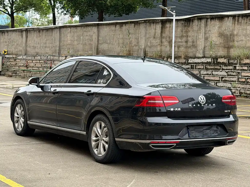 Magotan 330 TSI DSG Luxury CN-VI