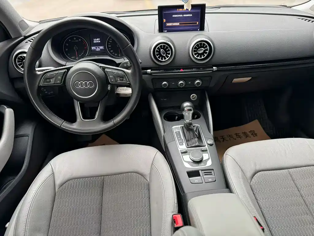 Audi A3 30 Anniversary Limousine 35 TFSI Fashion