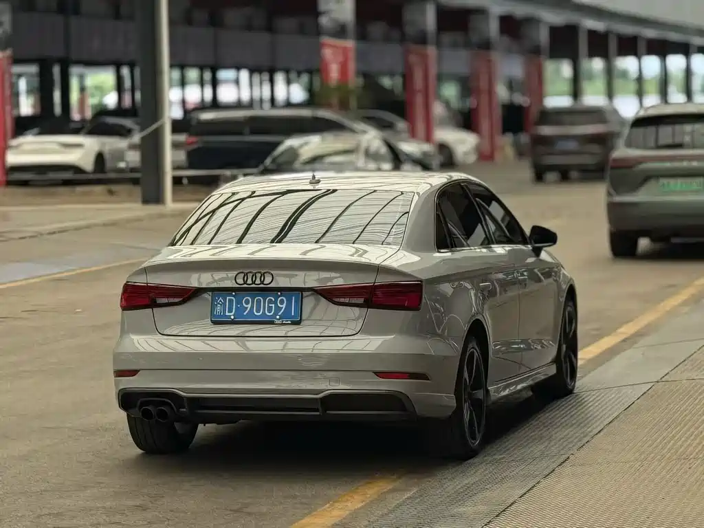 Audi A3 30 Anniversary Limousine 35 TFSI Fashion
