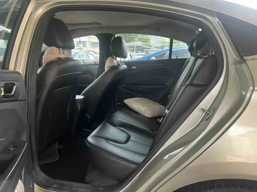 Arrizo 5 1.5 L CVT Leading Sharp