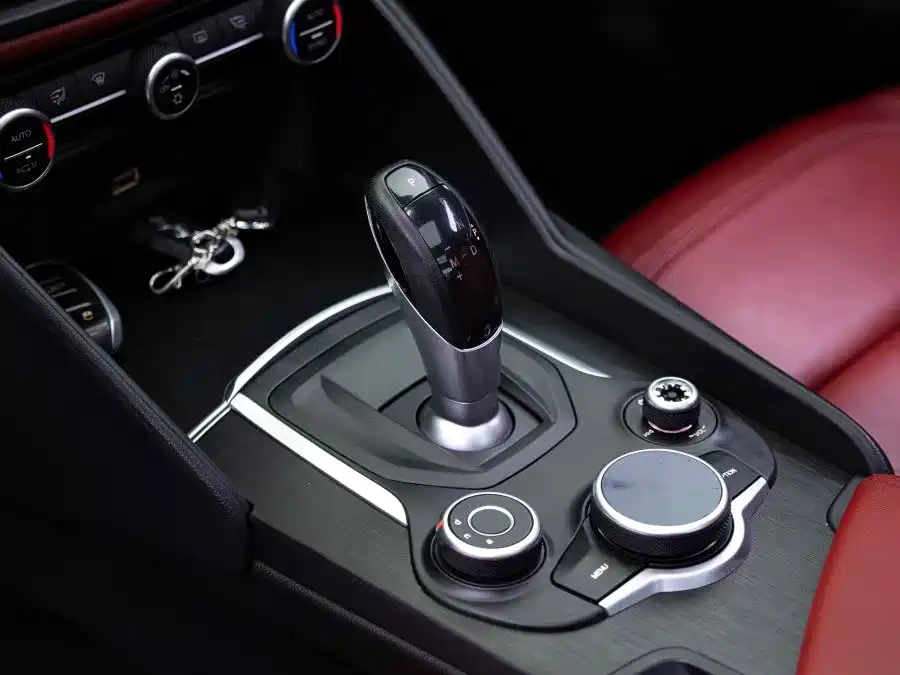 Giulia 2.0 T 280 HP Dark Night Phantom Limited