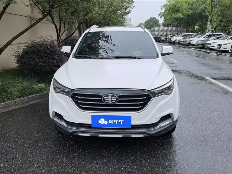Besturn X40 1.6 L Auto Luxury