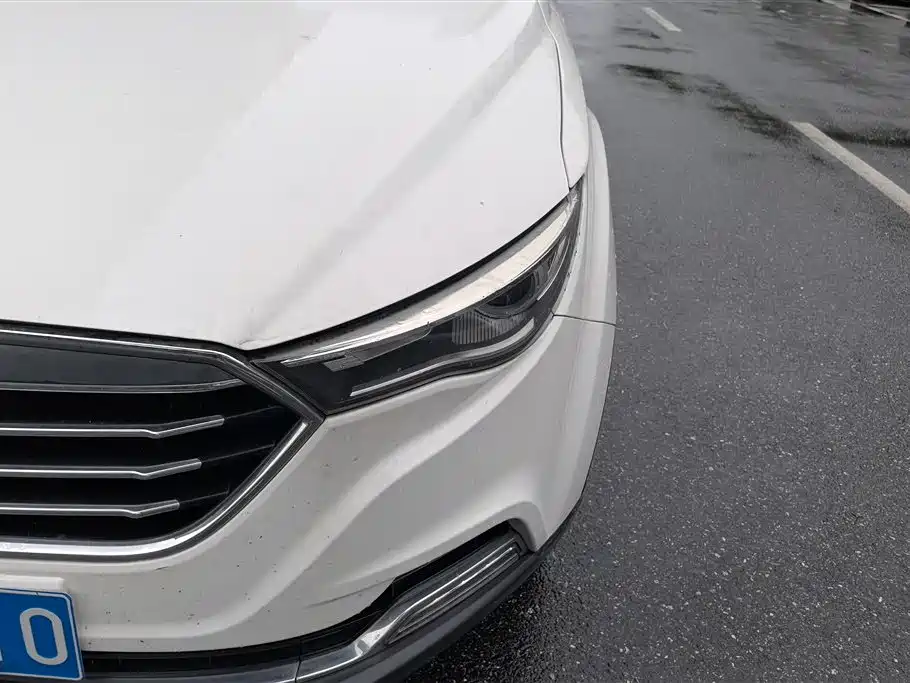 Besturn X40 1.6 L Auto Luxury