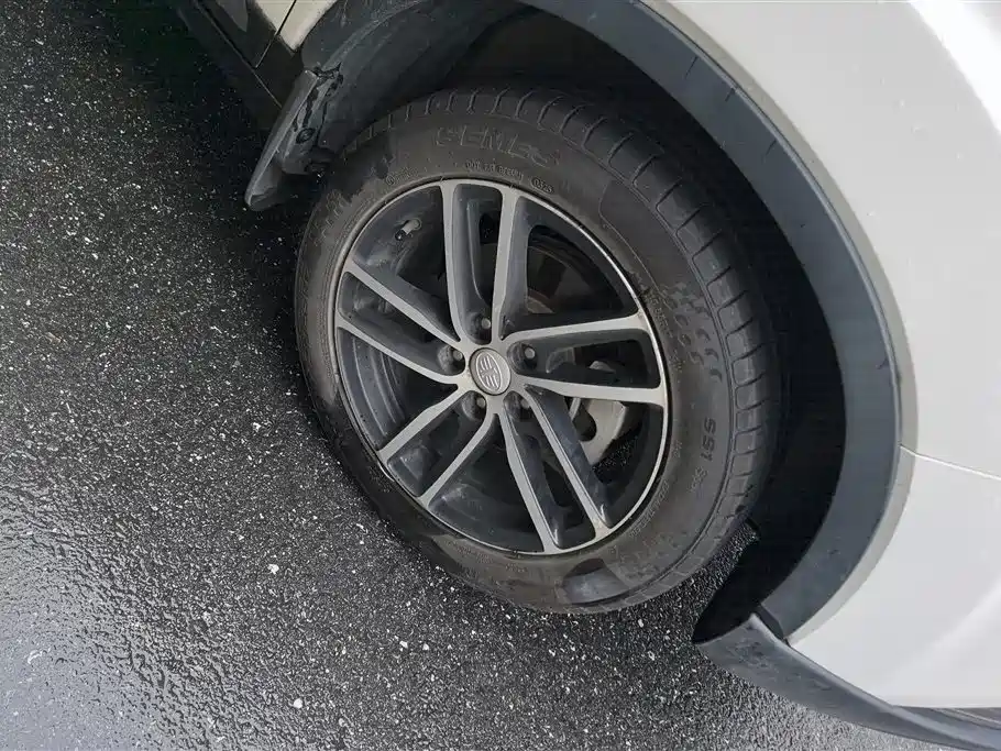 Besturn X40 1.6 L Auto Luxury