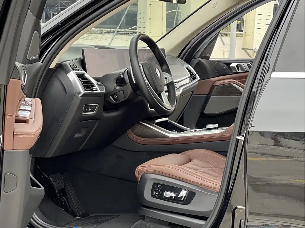 BMW X7 xDrive40 i Leading Luxury Package
