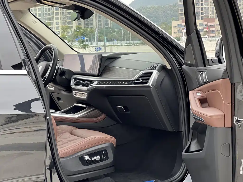 BMW X7 xDrive40 i Leading Luxury Package