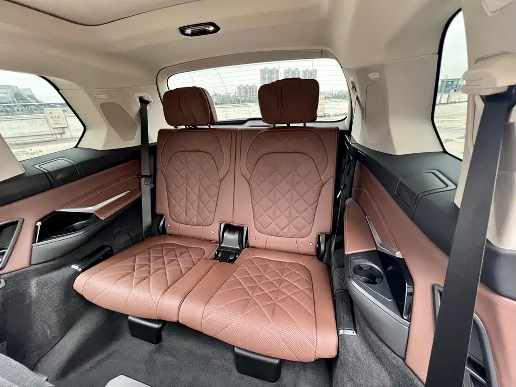 BMW X7 xDrive40 i Leading Luxury Package