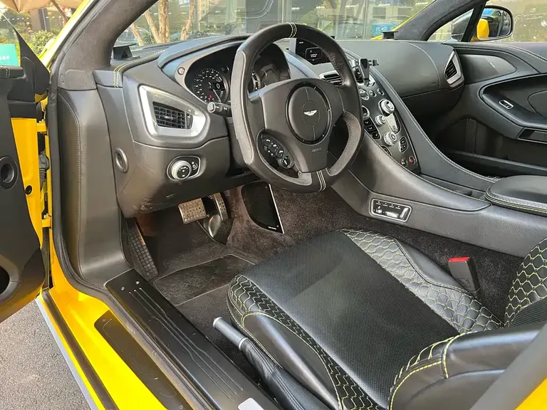 Aston Martin Vanquish Vanquish 2013款 6.0 L 标准型