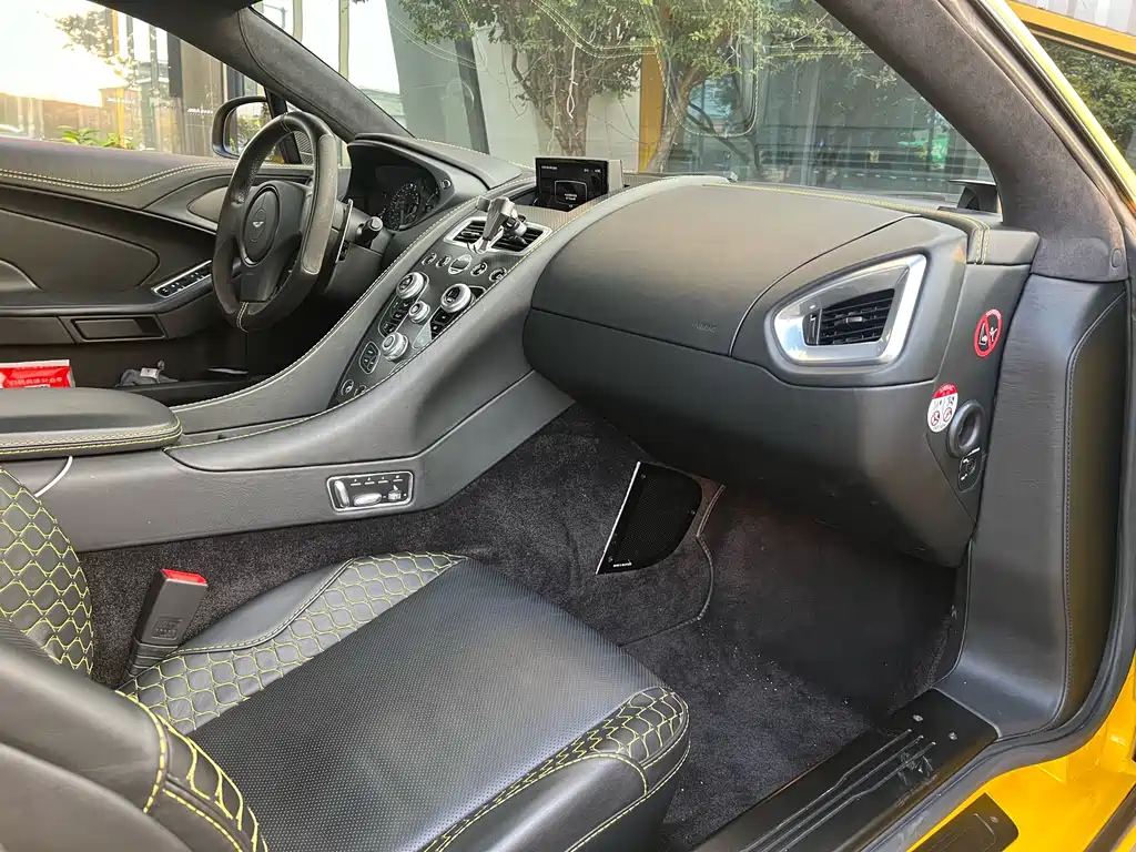 Vanquish Vanquish 2013款 6.0 L 标准型