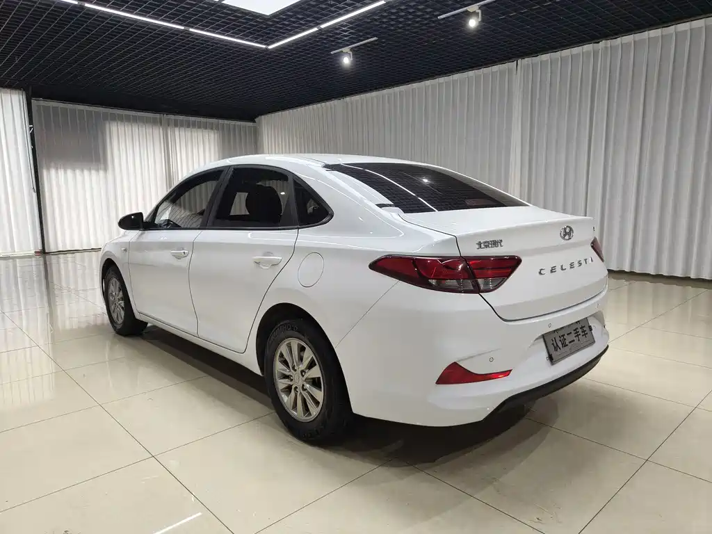 Elantra Yuedong 1.6 L Auto GL Eye Joy