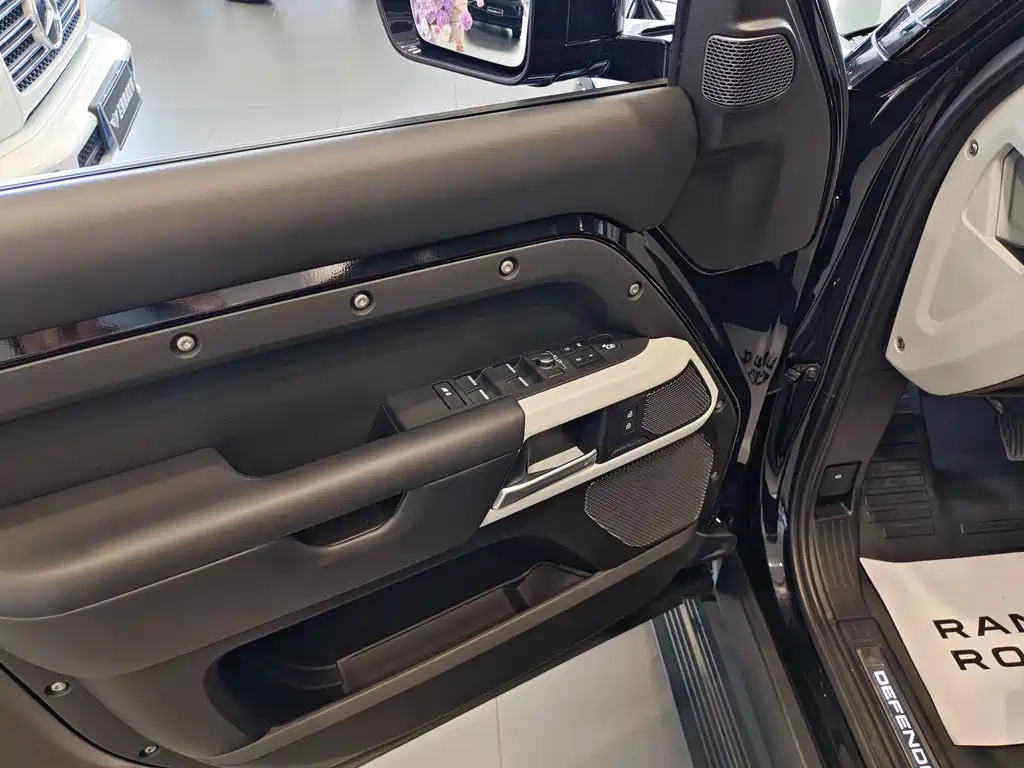 Land Rover Defender 110 P400 X-DYNAMIC HSE