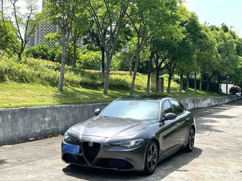 Giulia 2.0 T 280 HP Luxury