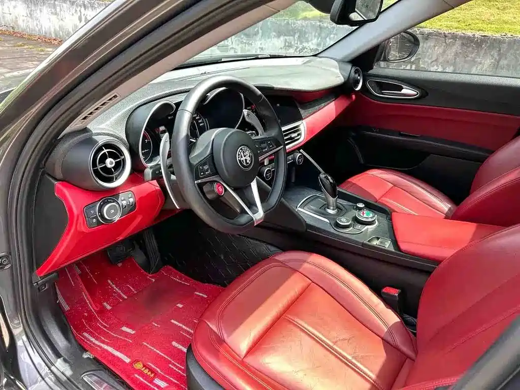 Giulia 2.0 T 280 HP Luxury