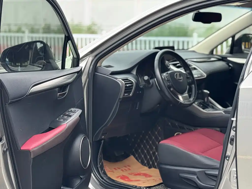 Lexus NX 200 FWD Sharp Travel CN-V