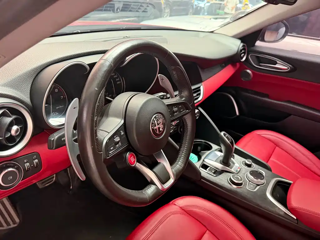 Giulia 2.0 T 280 HP Luxury
