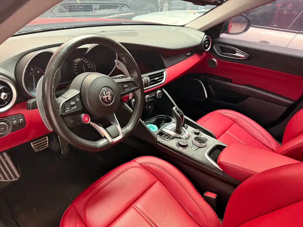 Giulia 2.0 T 280 HP Luxury