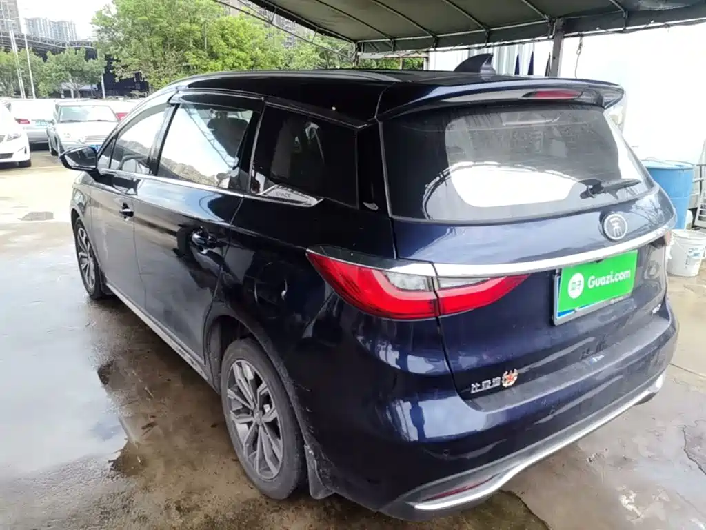 Song MAX 1.5 T Auto Connected Wise Comfort Sunroof 7-seat CN-VI