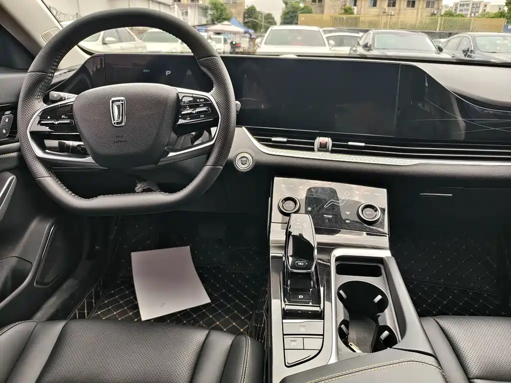 Besturn B70 3 rd Gen 1.5 T Auto Pleasure 70 Anniversary