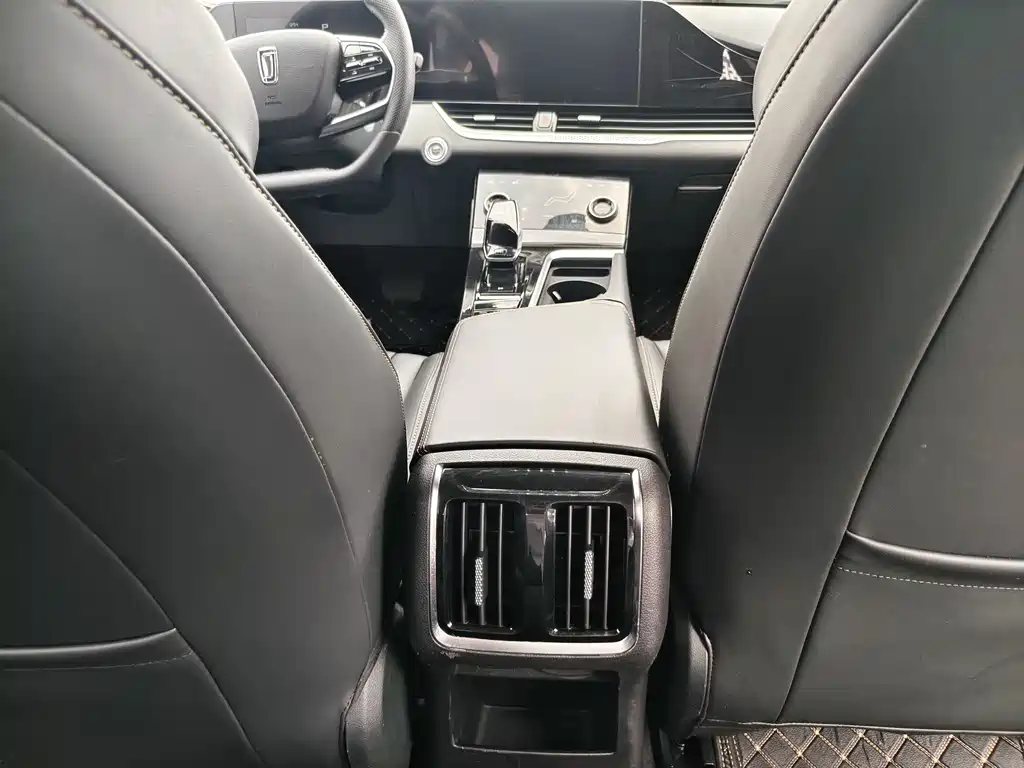 Besturn B70 3 rd Gen 1.5 T Auto Pleasure 70 Anniversary