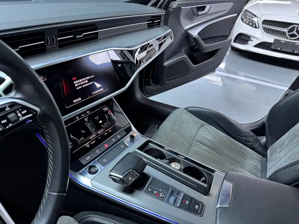 Audi A6 L 40 TFSI Luxury Dynamic