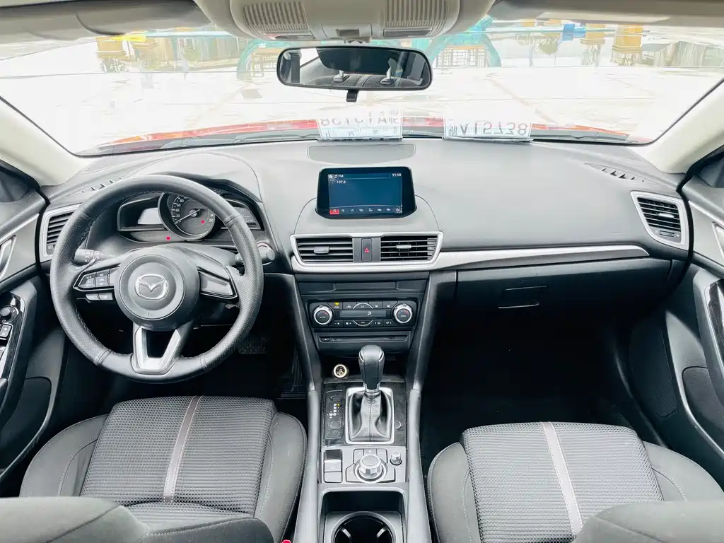 Mazda 3 Axela Cloud Control Sedan 1.5 L Auto Luxury CN-V