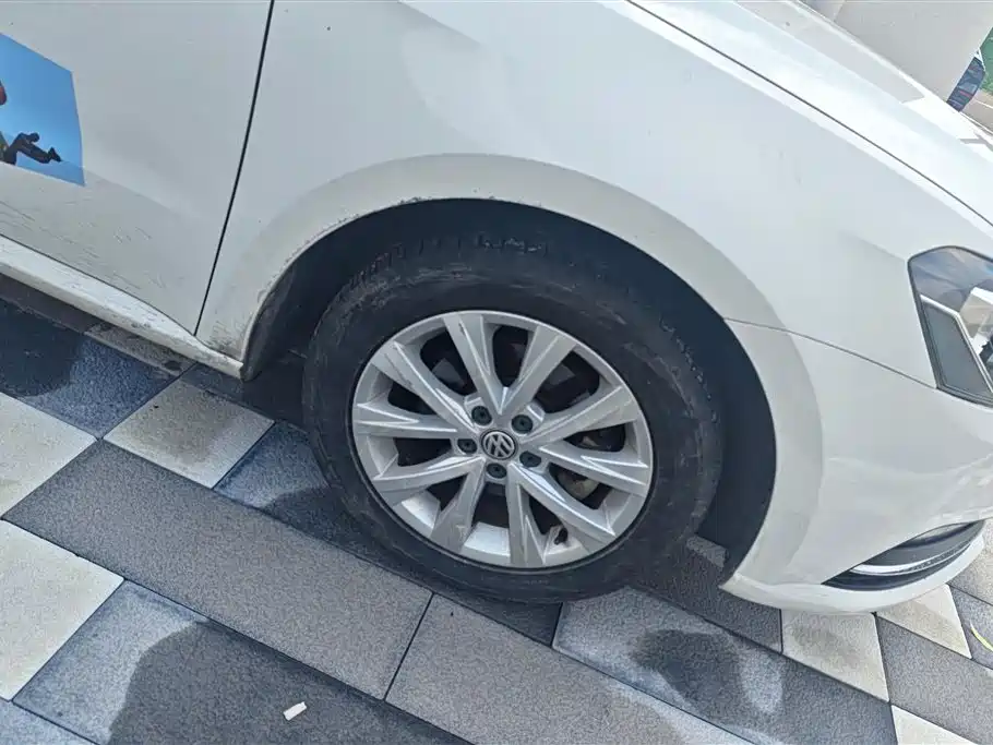 Lavida 1.6 L Auto Comfort