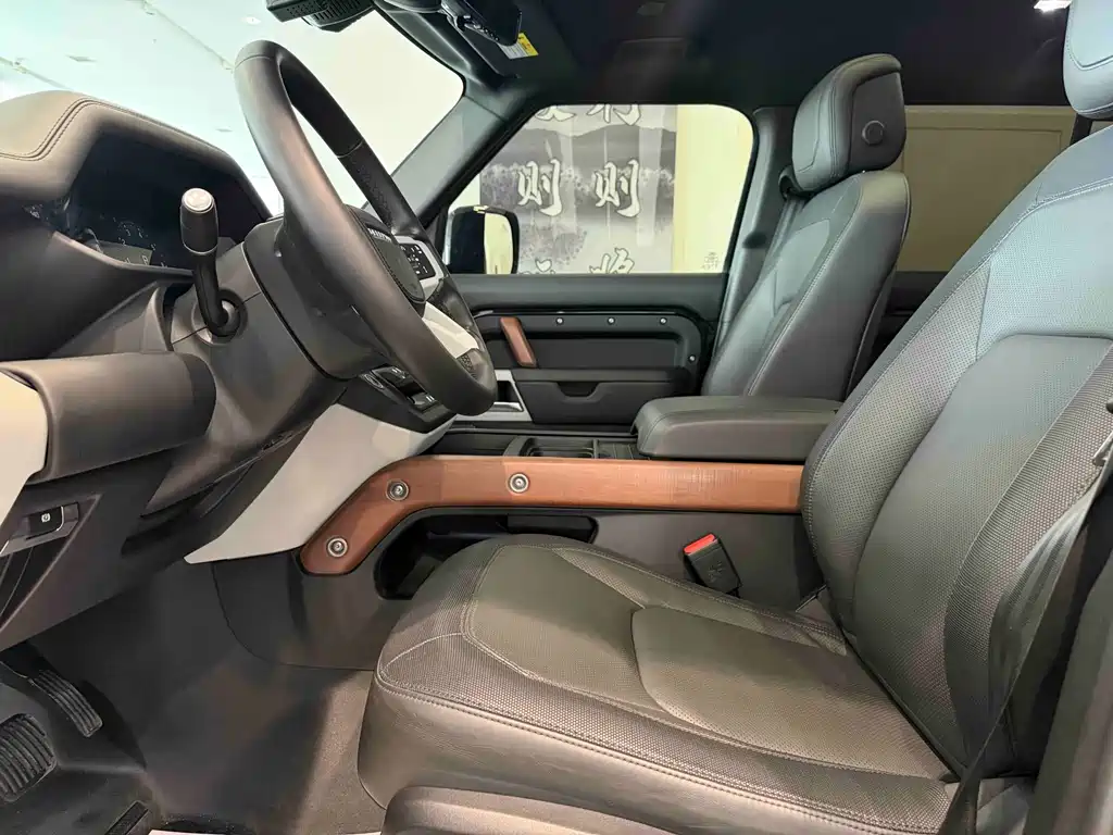 Land Rover Defender 110 3.0 T P400 X-DYNAMIC HSE