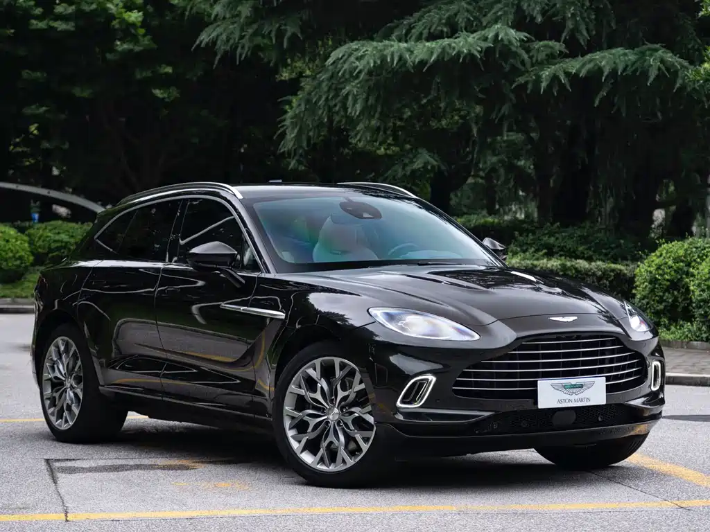 Aston Martin DBX 4.0 T V8