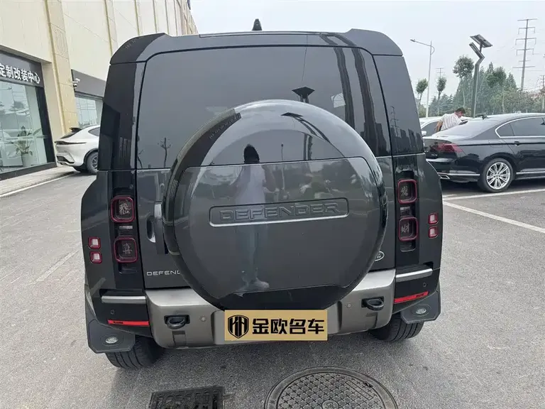 Land Rover Defender 110 3.0 T P400 X-DYNAMIC HSE